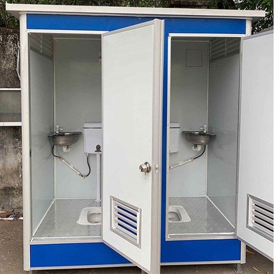 Nhà vệ sinh đa người ngoài trời di động được chế tạo sẵn với điện và hệ thống ống nước và cách nhiệt